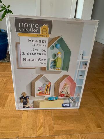 Nieuwe kleurrijke set van 3 decoratie huizen beschikbaar voor biedingen