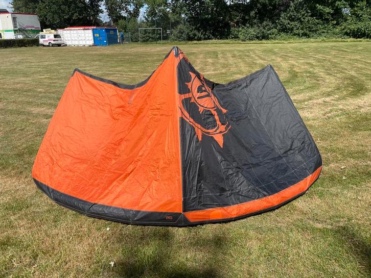 Slingshot machine 8m, Watersport en Boten, Kitesurfen, Gebruikt, Kite, 8 m², Geen board, Ophalen