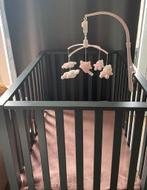 Mooie grijze box, Ophalen of Verzenden, Zo goed als nieuw, Wieltjes