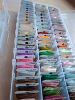 doos vol met DMC borduurgaren, Ophalen of Verzenden, Nieuw, Handborduren, Borduurgaren of Zijde