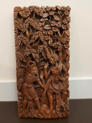 Antiek houtsnijwerk uit Bali van Rama en Sita. beschikbaar voor biedingen