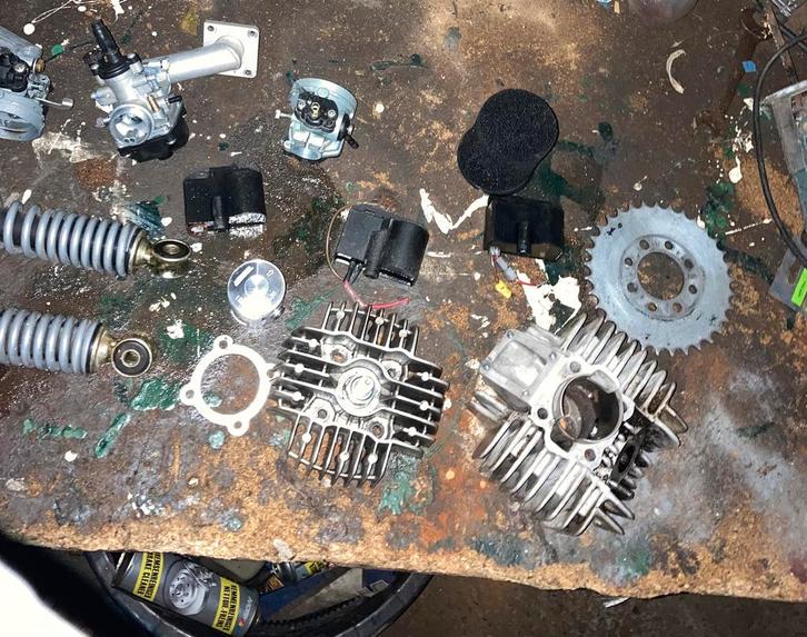 Partij tomos onderdelen, Fietsen en Brommers, Brommers | Tomos, Zo goed als nieuw, Verzenden