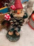 #kerst Vintage Kerstkabouter pinecone met paddestoelen, Diversen, Kerst, Gebruikt, T, Ophalen of Verzenden, N