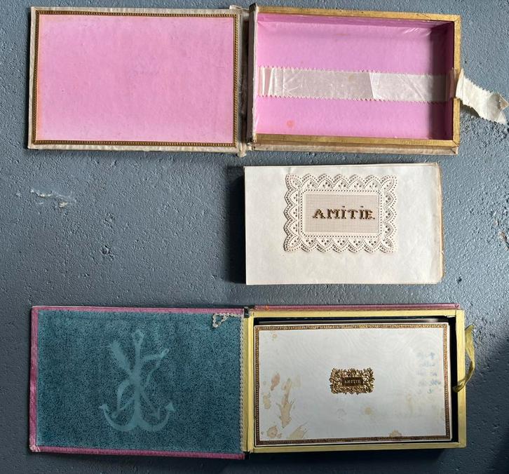 2x oude antieke Poesiealbums 1800 Poezie albums, Antiek en Kunst, Antiek | Boeken en Bijbels, Ophalen of Verzenden