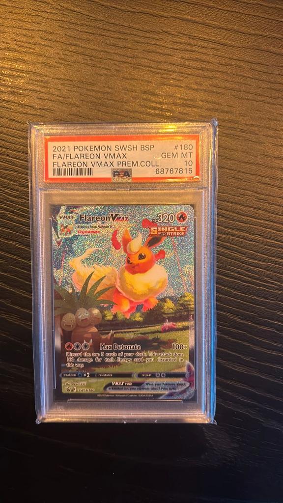 Flareon vmax #SWSH180, Hobby en Vrije tijd, Verzamelkaartspellen | Pokémon, Zo goed als nieuw, Losse kaart, Ophalen of Verzenden