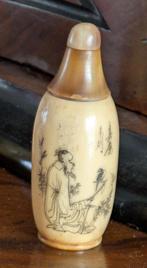 2 Antieke Handbeschilderde Chinese benen parfumflesjes, Ophalen of Verzenden, Gebruikt, Miniatuur