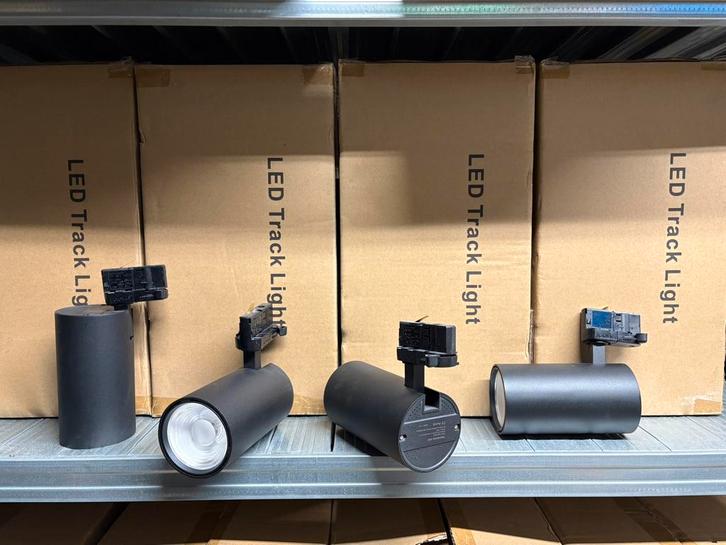 ‼️ 45 stuks zwarte rail spots LED, Huis en Inrichting, Lampen | Spots, Zo goed als nieuw, Metaal of Aluminium, Led, Ophalen of Verzenden