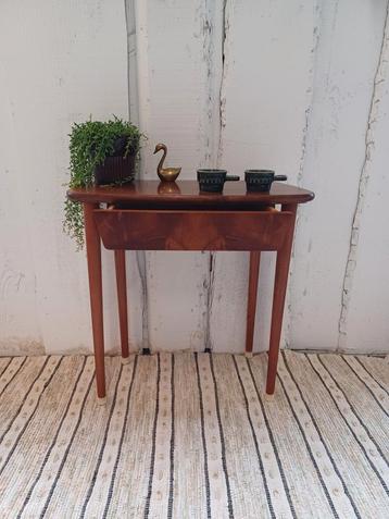 Kleine sidetable nachtkast bijzettafel - vintage