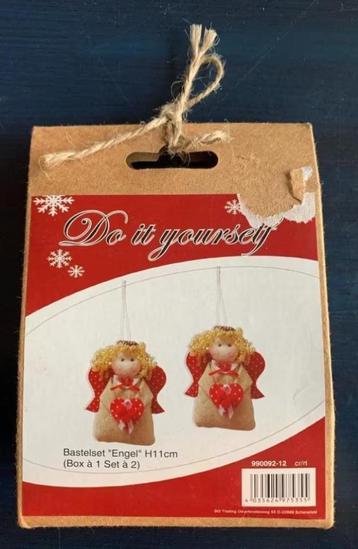 DIY do it yourself engeltje, zelf kerstengeltje maken, knuts beschikbaar voor biedingen