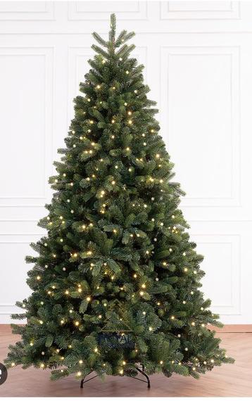 Kunst kerstboom met verlichting beschikbaar voor biedingen