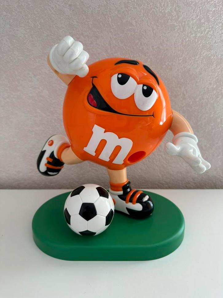 M&M’s dispenser / snoepautomaat, thema voetbal, Verzamelen, Merken en Reclamevoorwerpen, Zo goed als nieuw, Overige typen, Ophalen of Verzenden