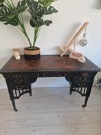 Antiek bureau met karakter, Huis en Inrichting, Bureaus, Ophalen, Gebruikt, Bureau