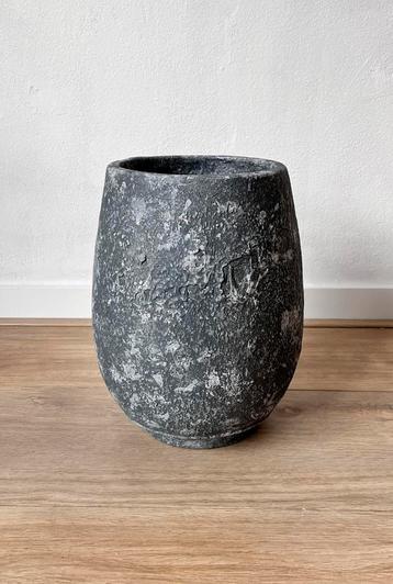 PTMD vaas, pot, kruik, beton, zgan beschikbaar voor biedingen