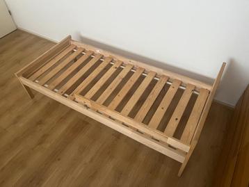 ikea peuterbed SNIGLAR L.165cm. B.77cm. H.57cm. Leuning 90cm beschikbaar voor biedingen