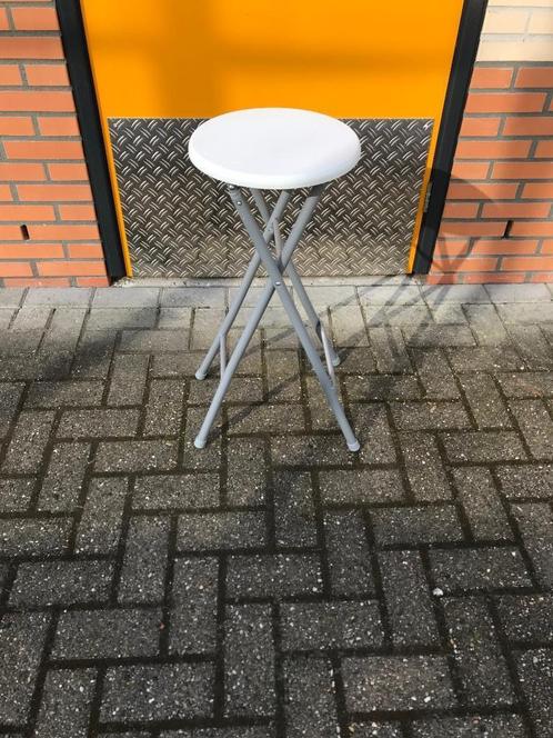Hoge kruk voor bij een sta-tafel, Huis en Inrichting, Tafels | Statafels, Zo goed als nieuw, Ophalen