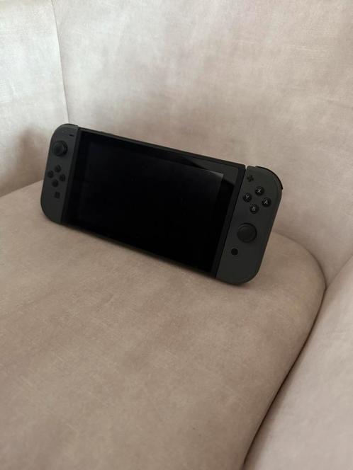 Nintendo Switch (grijs) met dock & oplader, Spelcomputers en Games, Spelcomputers | Nintendo Switch, Zo goed als nieuw, Switch Original