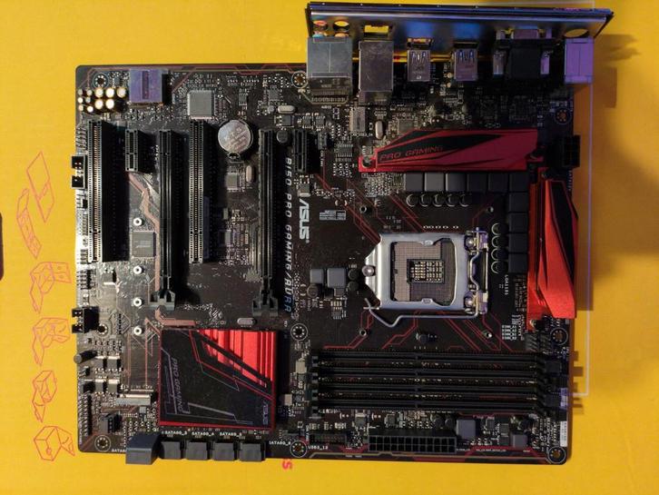 Asus B150 Pro Gaming Aura Moederbord, Computers en Software, Moederborden, Gebruikt, Intel, DDR4, Ophalen of Verzenden