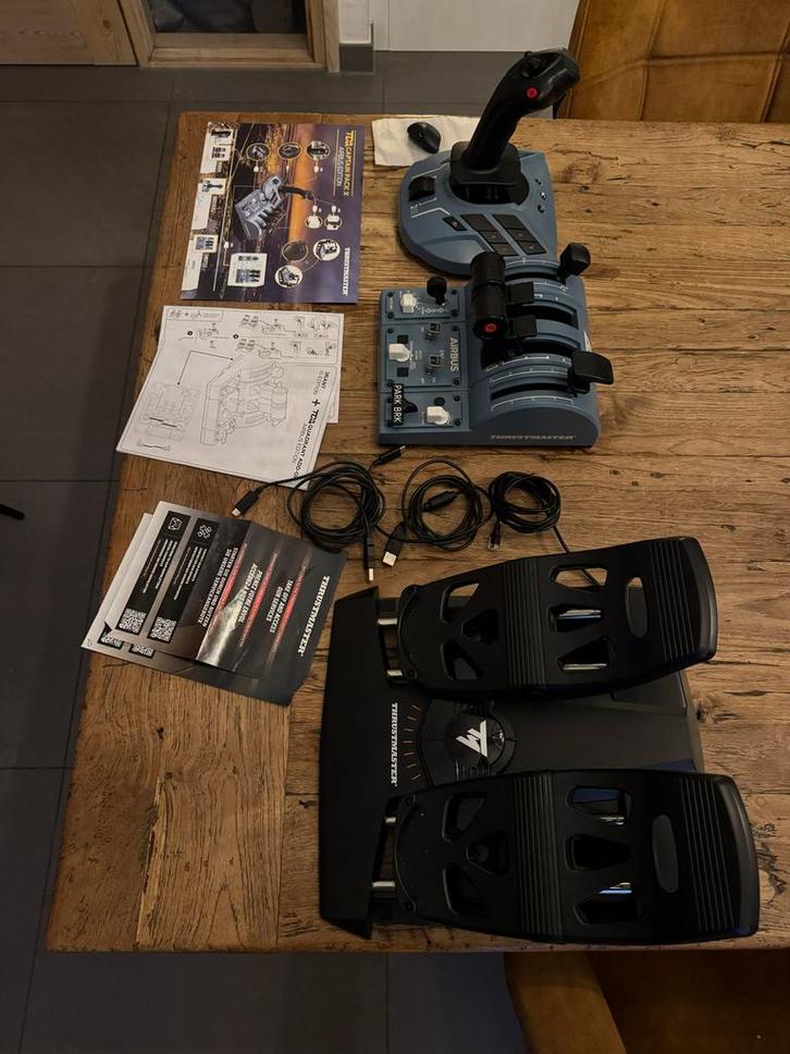 Thrustmaster TCA Captain Pack X + Pedalen - Flightsim Set, Computers en Software, Joysticks, Zo goed als nieuw, Verzenden