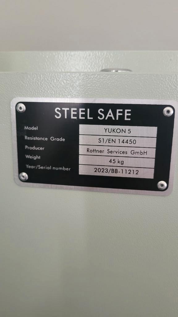 Brandkluis voor 5 langewapens, Huis en Inrichting, Brandblussers en Brandkasten, Zo goed als nieuw, Brandkast, Ophalen