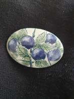 Handgeschilderde broche keramiek, Ophalen of Verzenden, Gebruikt, 4 tot 7 cm, Overige materialen