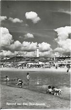 Egmond aan Zee - Strandgezicht met vuurtoren - Strandleven, Verzamelen, Ophalen of Verzenden, 1940 tot 1960, Gelopen, Noord-Holland