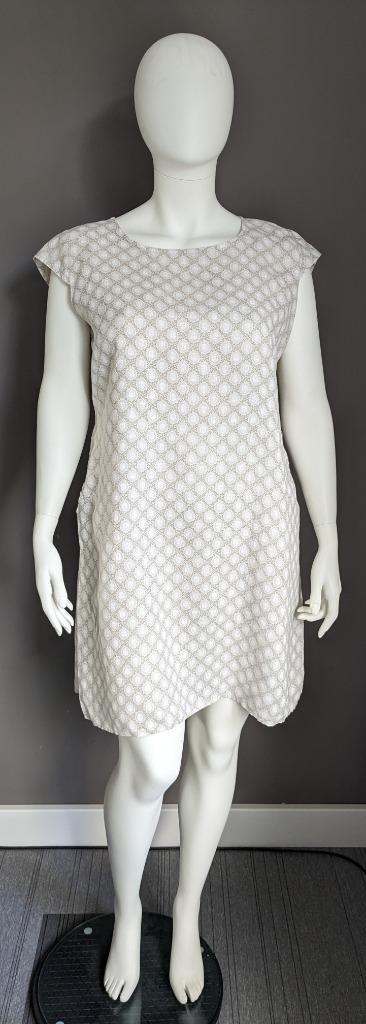 Made in Italy Linnen jurk. Beige print. 3XL / 2XL. #2213, Kleding | Dames, Grote Maten, Zo goed als nieuw, Jurk, Beige, Verzenden