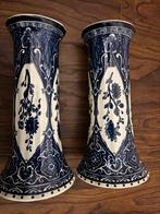 Twee blauw-witte vazen 26 cm, Huis en Inrichting, 50 tot 75 cm, Blauw, Aardewerk of Porselein, Ophalen of Verzenden