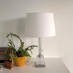 Hoge vintage tafellamp van glas / kristal en zilverkleurige, Ophalen of Verzenden, Gebruikt, Glas, Minder dan 50 cm