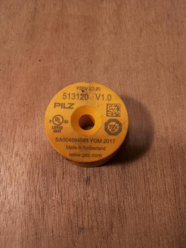 Pilz bedienpen magnetische veiligheidsschakelaar, Hobby en Vrije tijd, Elektronica-componenten, Zo goed als nieuw, Ophalen of Verzenden