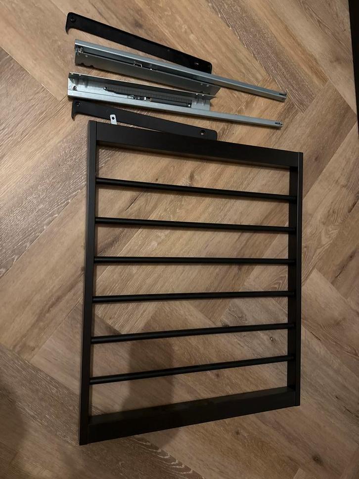 IKEA Pax uittrekbare broekhanger zwart/bruin, Huis en Inrichting, Kasten | Kledingkasten, Zo goed als nieuw, Minder dan 100 cm