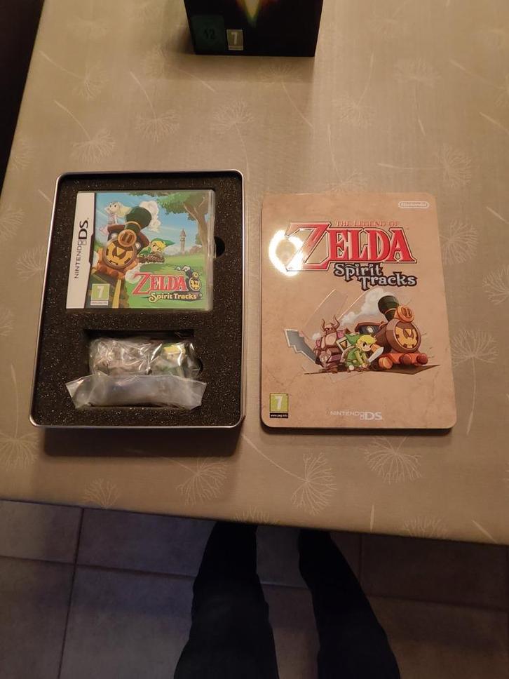 Zelda spirit tracks collector edition nintendo DS, Spelcomputers en Games, Games | Nintendo DS, Zo goed als nieuw, Avontuur en Actie