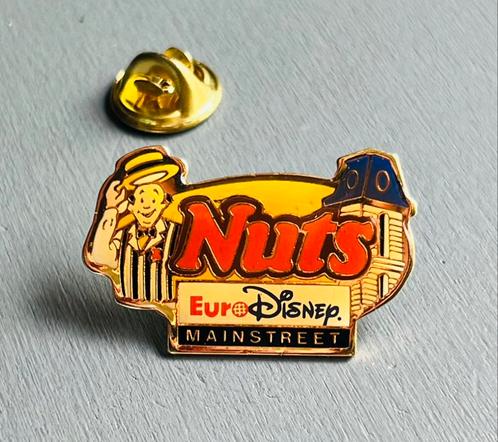 Euro disney pin Mainstreet Nuts, Verzamelen, Speldjes, Pins en Buttons, Zo goed als nieuw, Ophalen of Verzenden