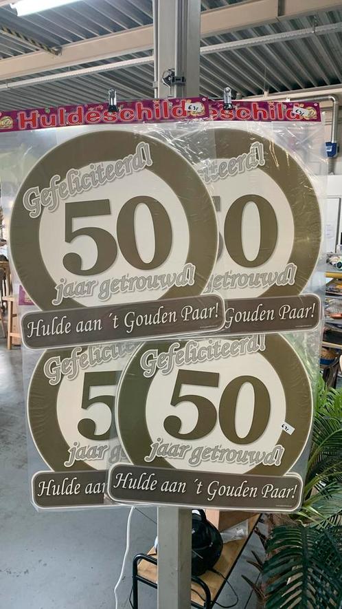 Huldeschild huldebord 50 jaar getrouwd 100 stuks, Hobby en Vrije tijd, Feestartikelen, Nieuw, Feestartikel, Ophalen