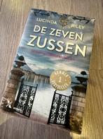 De zeven zussen, Lucinda Riley, Ophalen of Verzenden, Zo goed als nieuw