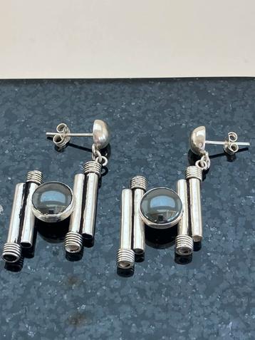 Bijzondere oorsieraden beschikbaar voor biedingen