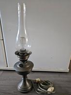 Oude olielamp omgebouwd tot tafellamp, Antiek en Kunst, Ophalen of Verzenden
