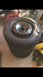 Fiat Punto Evo Winterbanden. Apollo 185/65 R15, Auto's, Fiat, Voorwielaandrijving, 4 cilinders, 400 kg, Zwart