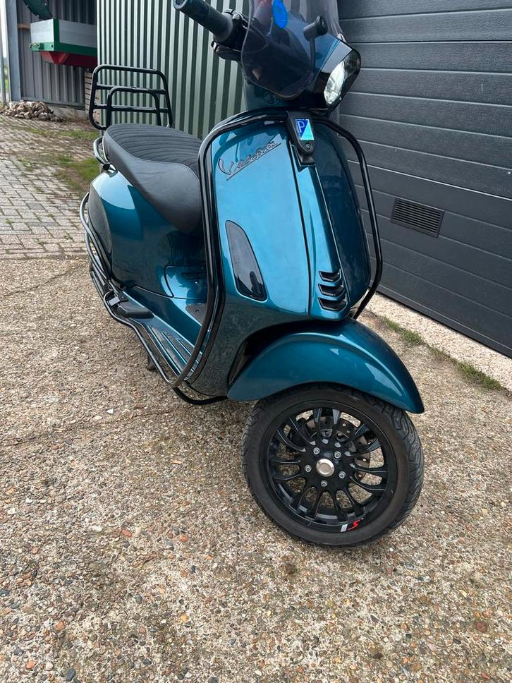 Vespa Sprint special paint full option geen 2e !, Fietsen en Brommers, Scooters | Vespa, Zo goed als nieuw, Overige modellen, Maximaal 25 km/u