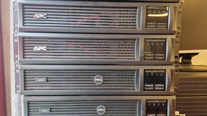3000 VA Rack UPS APC/Dell in goede conditie (slechte accu's), Computers en Software, Noodvoedingen (UPS), Zo goed als nieuw, Ophalen
