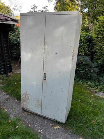 Archiefkast GRATIS beschikbaar voor biedingen