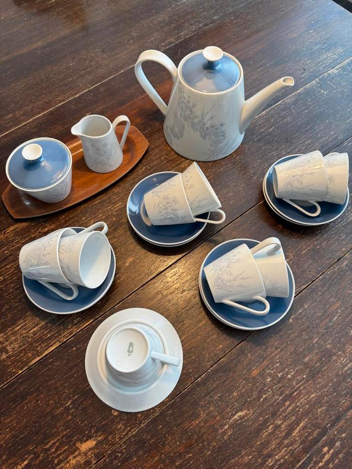 Antiek servies, jaren '50-'60, 8 kop en schotels + theepot, Antiek en Kunst, Antiek | Servies compleet, Ophalen