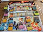Koopje! Partij van meer dan 800 pokemon kaarten., Hobby en Vrije tijd, Ophalen of Verzenden, Zo goed als nieuw, Meerdere kaarten