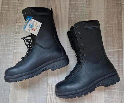 nieuwe hoge veiligheidslaarzen maat 43, Kleding | Heren, Schoenen, Nieuw, Werkschoenen, Zwart, Ophalen of Verzenden