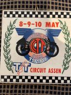 TT Assen tegel Centennial Classic 1998, Ophalen of Verzenden, Zo goed als nieuw, Motoren