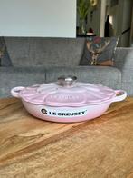 Le Creuset Blossom Campagnard 26 cm – Shell Pink, Ophalen of Verzenden, Nieuw, Gietijzer, Koekenpan of Braadpan
