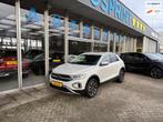 Volkswagen T-Roc 1.5 TSI Style 150PK / CARPLAY / ACHTERUITRI, Zwart, 4 cilinders, 150 pk, Alcantara