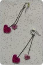 Zilverkleurige oorbellen, hangers met rose, roze hartjes, Ophalen of Verzenden, Roze, Zo goed als nieuw, Hangers