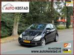 Mercedes-Benz A-klasse 180 AVANTGARDE AUTOMAAT 5-DEURS/NAVIG, Euro 5, Gebruikt, Zwart, 4 cilinders