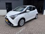 Toyota Aygo 1.0 VVT-i x-Play Navi | Airco | Achteruitrijcame, Voorwielaandrijving, Gebruikt, Euro 6, Start-stop-systeem