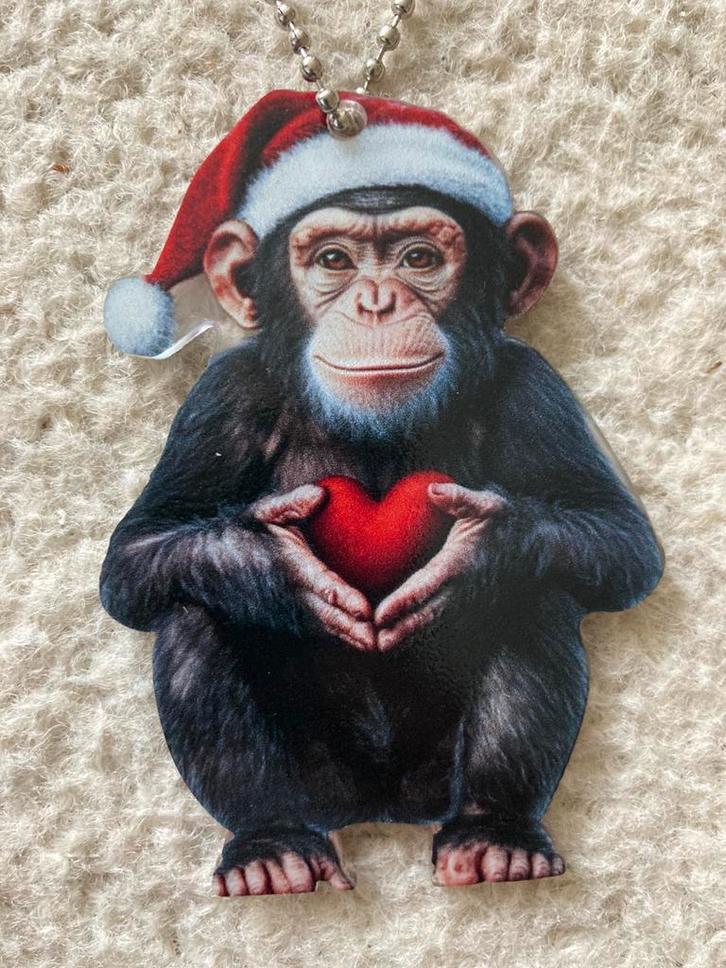 Aap chimpansee kerstmuts kerstboomhanger tashanger Nieuw, Diversen, Kerst, Nieuw, Ophalen of Verzenden